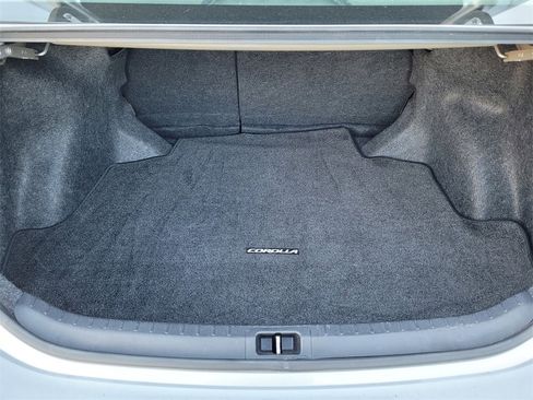 Used 2014 Toyota Corolla LE image 25