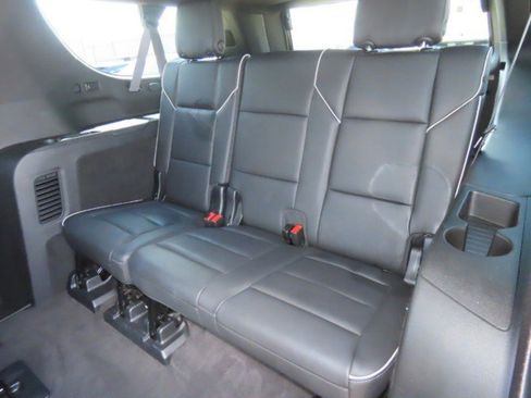 Used 2023 Cadillac Escalade ESV Premium Luxury RWD image 20