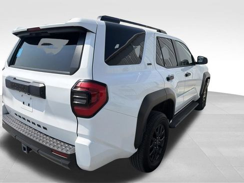 Used 2025 Toyota 4Runner SR5 AWD/4WD image 28