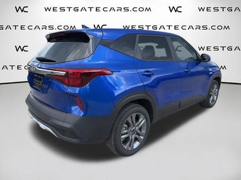 Used 2023 Kia Seltos LX AWD/4WD image 7