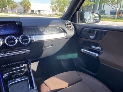 Used 2026 Mercedes-Benz GLB 250 image 4