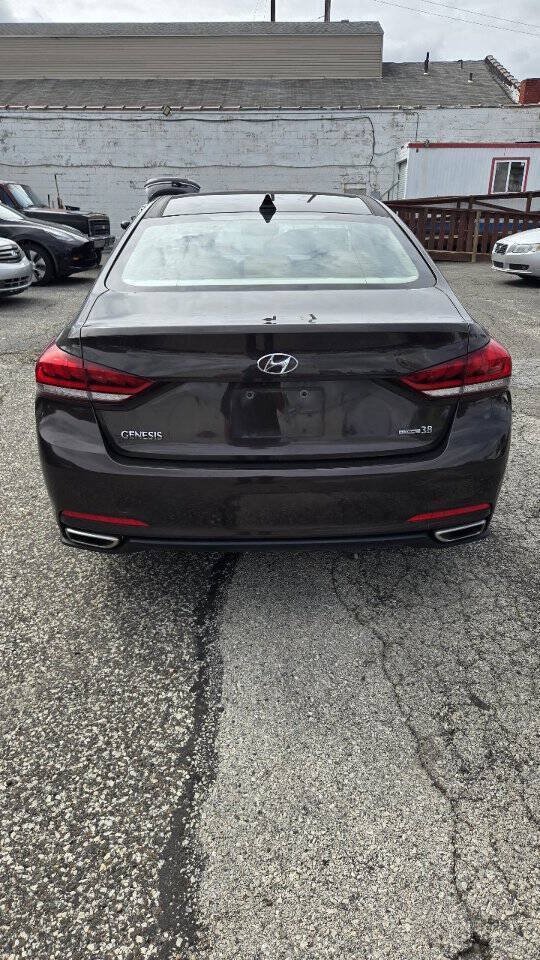 Used 2016 Hyundai Genesis 3.8 w/ Option Group 02 AWD/4WD image 5