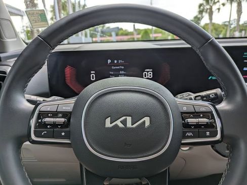 Used 2024 Kia Sorento EX w/ Panoramic Sunroof Package FWD image 32
