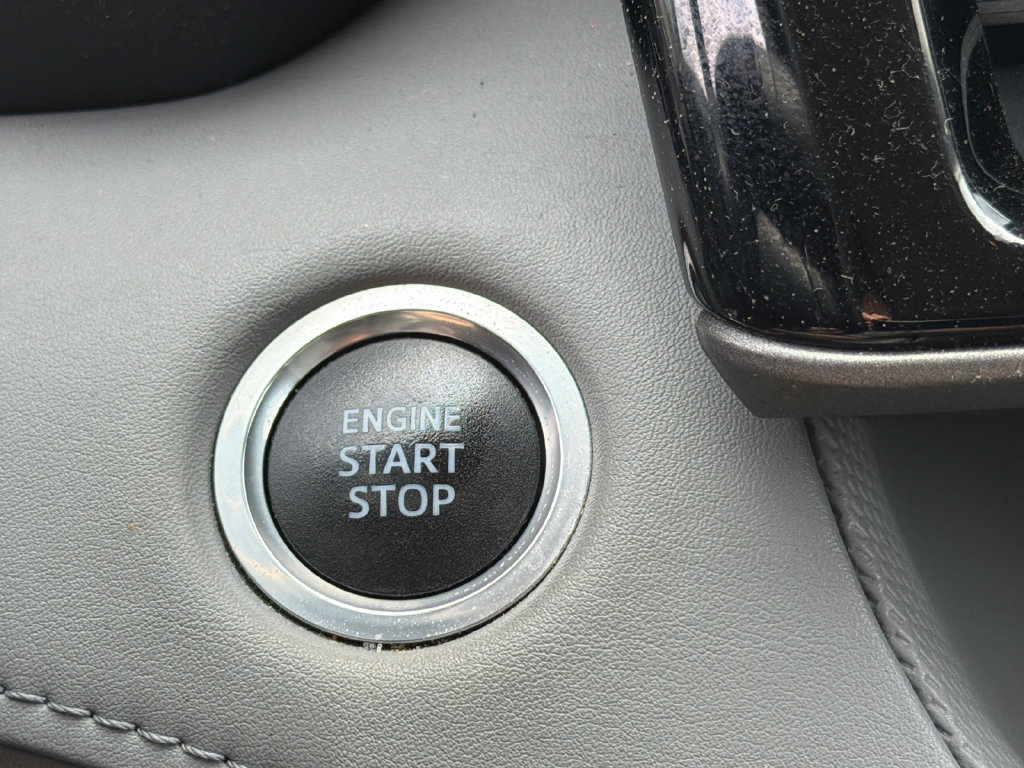 Used 2020 Toyota Highlander Limited FWD image 32