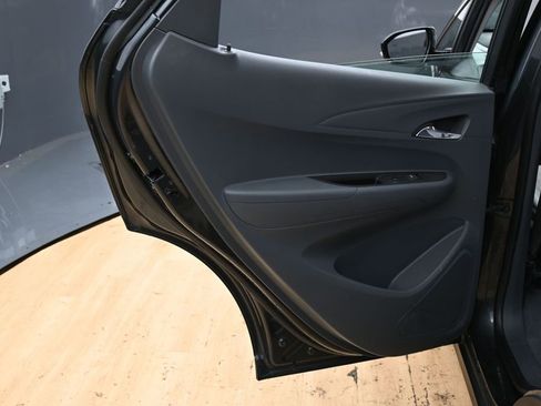 Used 2018 Chevrolet Bolt Premier w/ Driver Confidence II Package image 34