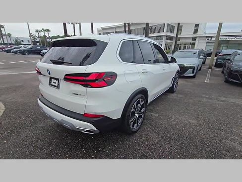 New 2026 BMW X5 xDrive50e w/ Premium Package image 34