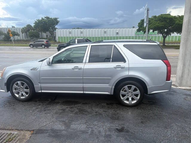 Used 2009 Cadillac SRX 2WD w/ Third Row Seating Package image 1