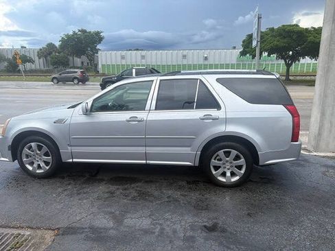 Used 2009 Cadillac SRX 2WD w/ Third Row Seating Package image 1