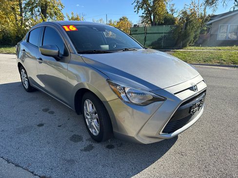Used 2016 Scion iA image 3