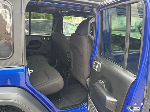 Used 2018 Jeep Wrangler Unlimited Sport S AWD/4WD image 24