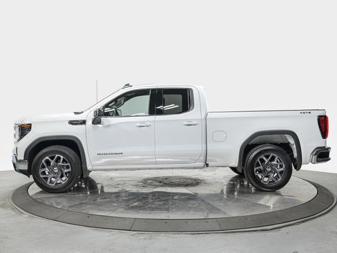 Used 2026 GMC Sierra 1500 SLE AWD/4WD image 2