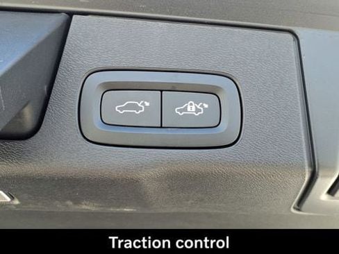 Certified 2023 Volvo XC60 B5 Ultimate w/ Climate Package FWD image 12