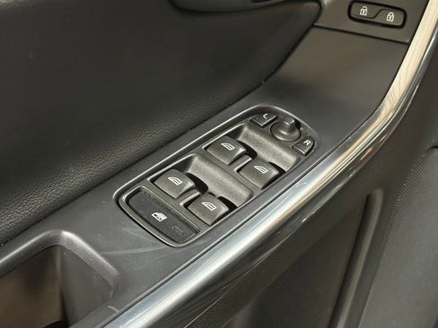 Used 2015 Volvo XC60 T5 Premier image 22