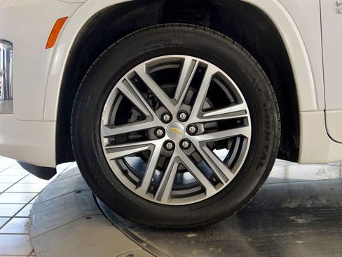 Used 2023 Chevrolet Traverse High Country image 10