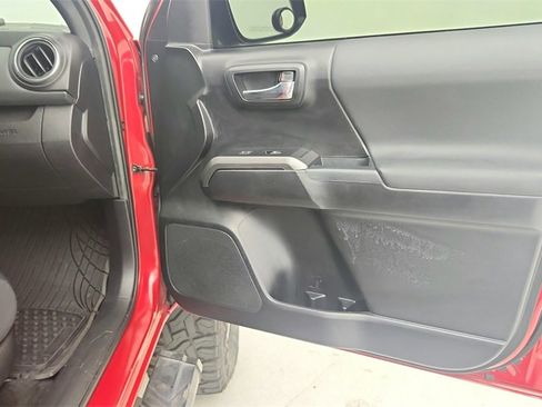 Used 2022 Toyota Tacoma SR5 image 31