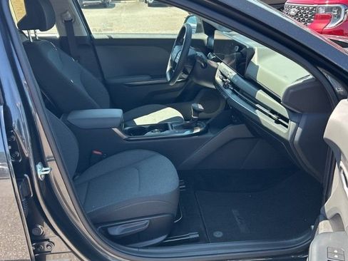 Used 2025 Kia K4 FWD image 8