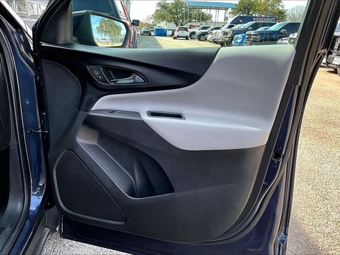Used 2018 Chevrolet Equinox LT w/ Sun & Infotainment Package image 23