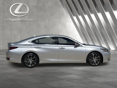 Certified 2025 Lexus ES 300h w/ Premium Package FWD image 4