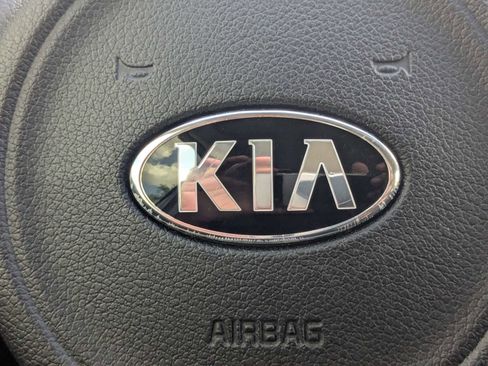 Used 2018 Kia Sorento FWD image 35