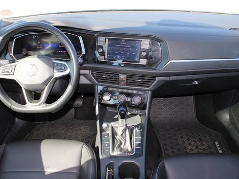 Used 2024 Volkswagen Jetta SE w/ Panoramic Sunroof Package FWD image 7