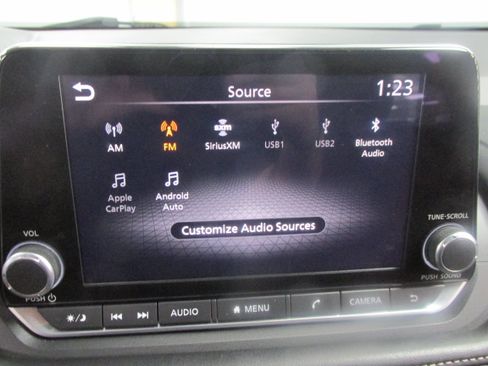 Used 2024 Nissan Rogue S FWD image 38