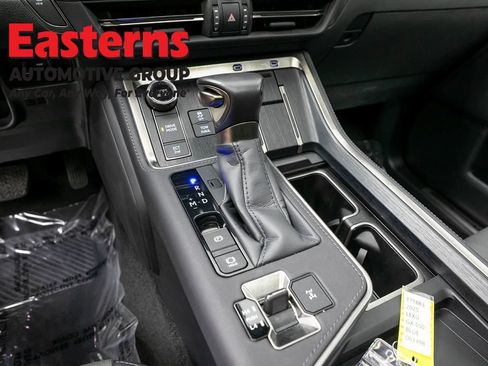 Used 2025 Lexus GX 550 w/ Accessory Package (2T) AWD/4WD image 13