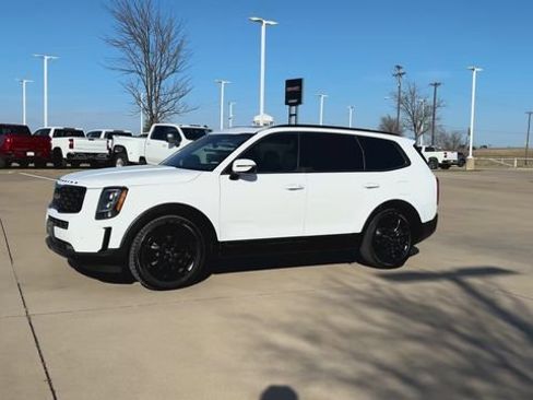 Used 2022 Kia Telluride SX w/ SX Prestige Package image 5