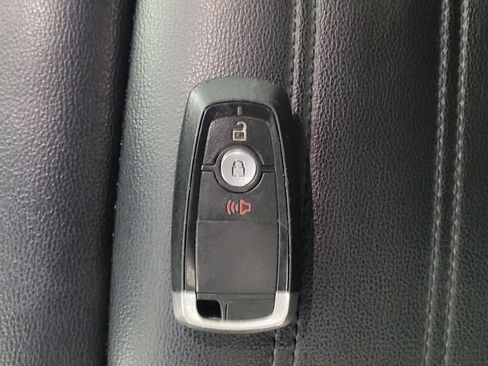 Used 2019 Ford Edge SEL w/ Equipment Group 201A AWD/4WD image 32