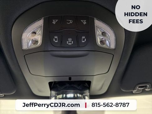 New 2026 Chrysler Pacifica Select w/ S Appearance Package FWD image 20