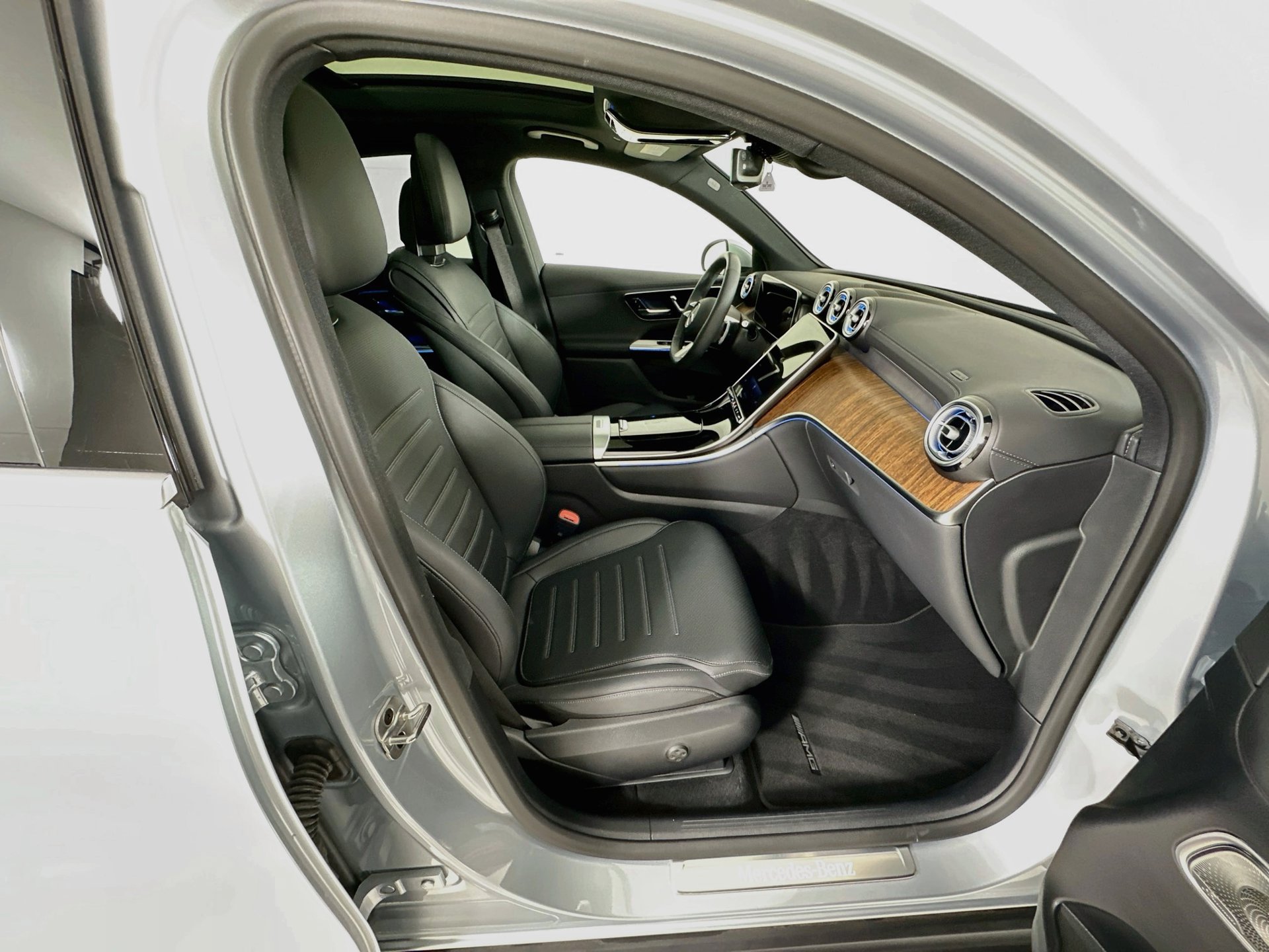 Certified 2026 Mercedes-Benz GLC 300 4MATIC w/ AMG Line image 32
