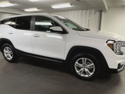 Certified 2024 GMC Terrain SLE image 2