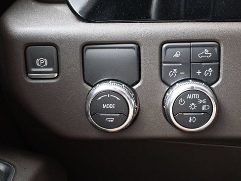 Used 2024 GMC Sierra 1500 SLT RWD image 16
