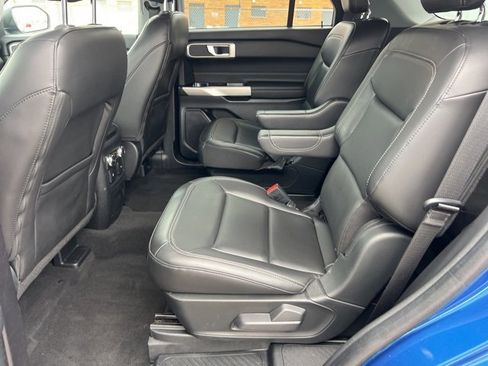 Certified 2022 Ford Explorer XLT w/ Equipment Group 202A image 19