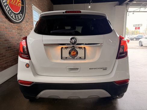 Used 2020 Buick Encore Preferred image 3