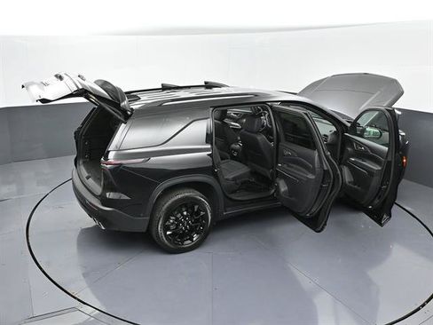 Used 2024 Chevrolet Traverse LT w/ Enhanced Driving Package FWD image 53