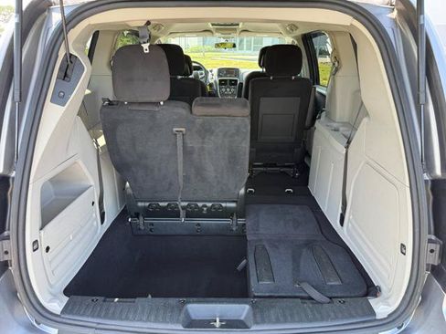 Used 2016 Dodge Grand Caravan SXT w/ Rear Park Assist Package FWD image 23