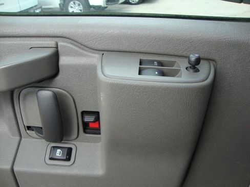 Used 2023 GMC Savana 2500 w/ Driver Convenience Package image 12