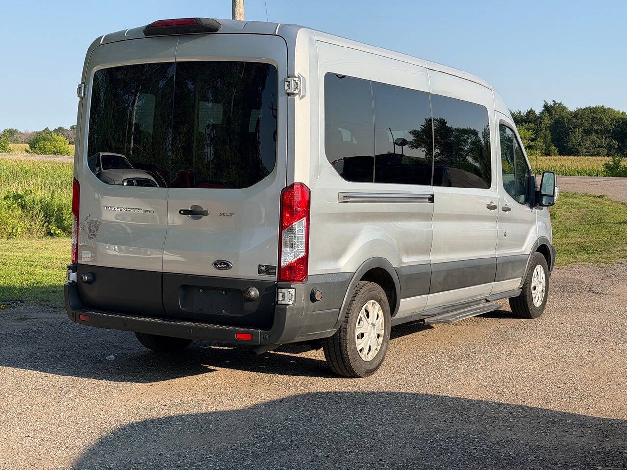 Used 2018 Ford Transit 350 XLT RWD image 4