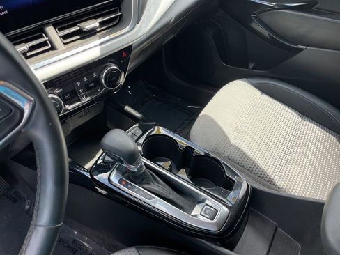 Used 2025 Chevrolet Trax LT w/ LT Convenience Package image 20