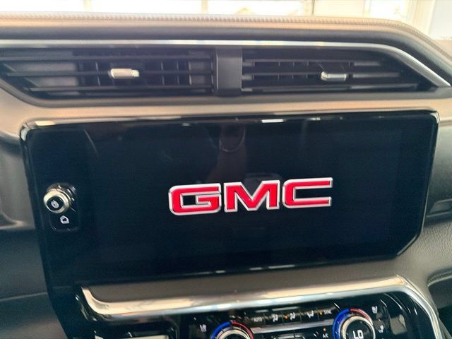 Used 2025 GMC Sierra 3500 Denali w/ Denali Reserve Package AWD/4WD image 25