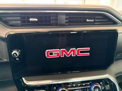 Used 2025 GMC Sierra 3500 Denali w/ Denali Reserve Package AWD/4WD image 25