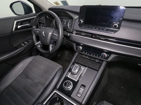 Used 2024 Mitsubishi Outlander SE AWD/4WD image 19