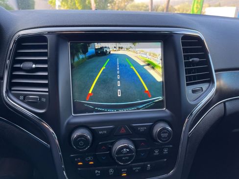 Used 2018 Jeep Grand Cherokee Limited RWD image 9
