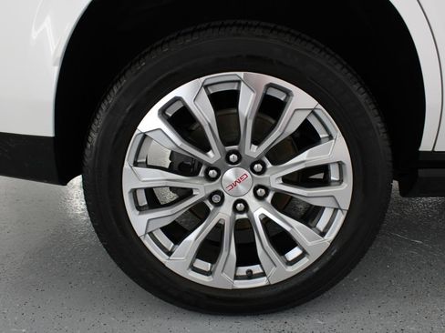 Used 2021 GMC Yukon Denali w/ Denali Premium Package image 87