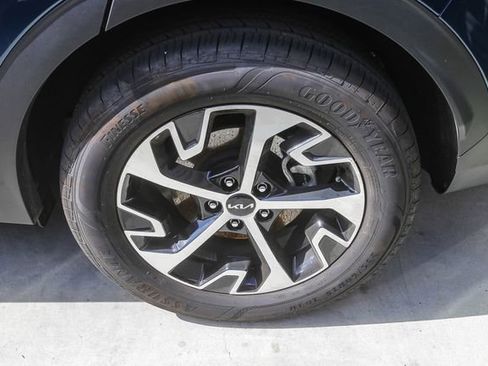 Used 2025 Kia Sportage EX w/ EX Premium Package image 12