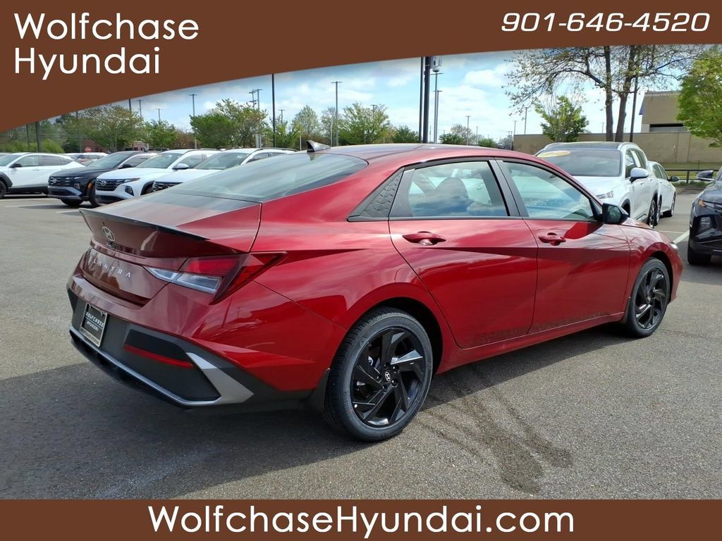 Certified 2026 Hyundai Elantra Sport FWD image 5