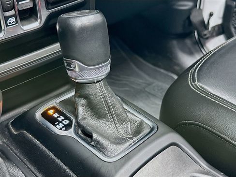 Used 2021 Jeep Wrangler Unlimited Sahara w/ Uconnect 4C Nav & Sound Group image 18