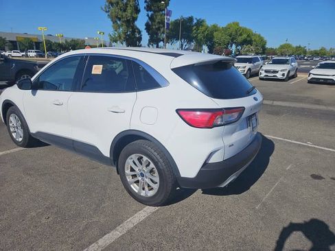 Used 2022 Ford Escape SE FWD image 5