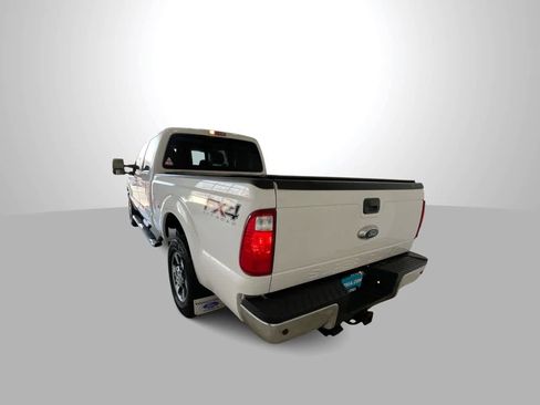 Used 2016 Ford F250 Lariat w/ Lariat Interior Package image 6