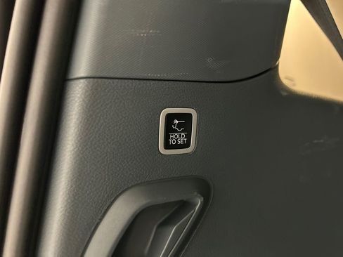 Used 2023 Jeep Grand Wagoneer Series III w/ Rear Seat Video Group 1 image 38